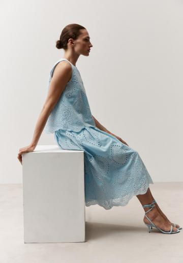 Блузка без рукавов