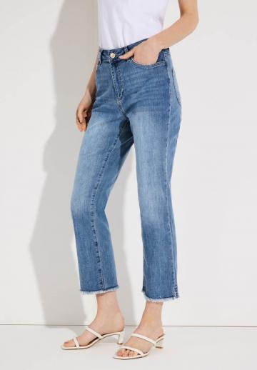 Короткие джинсы