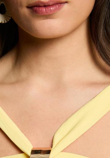 Блузка без рукавов