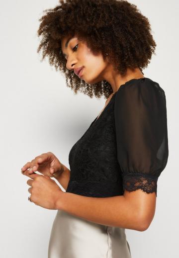Кружевная блузка