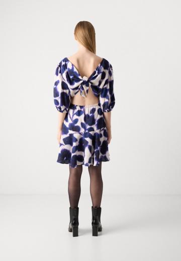 Короткое платье