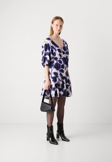 Короткое платье