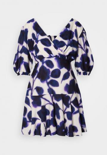 Короткое платье