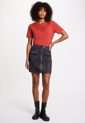 Юбка с накладными карманами