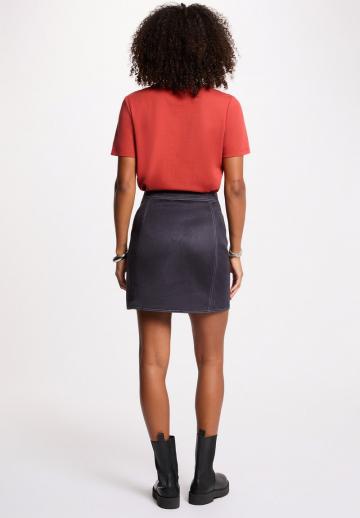 Юбка с накладными карманами