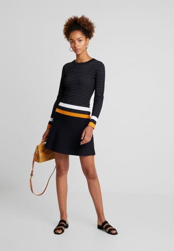 Вязаное платье