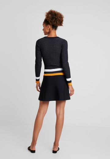 Вязаное платье