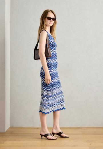 Вязаное платье