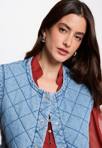 Джинсовая жилетка