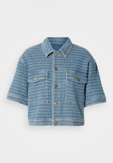 Джинсовая куртка