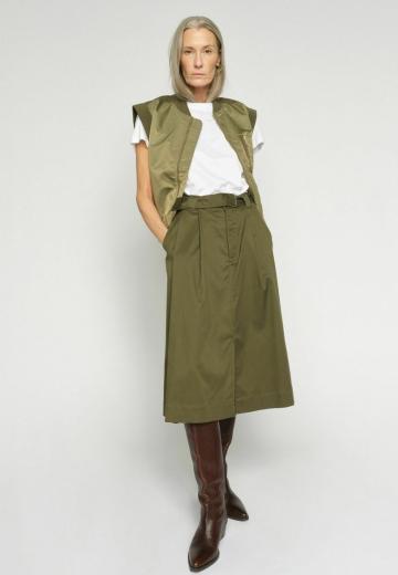 Юбка с накладными карманами