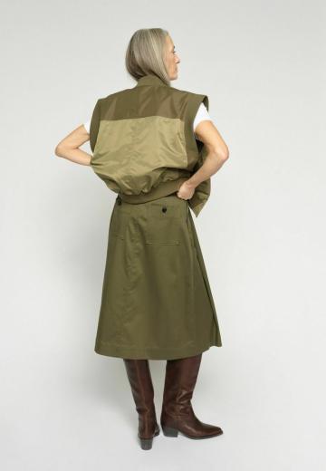 Юбка с накладными карманами