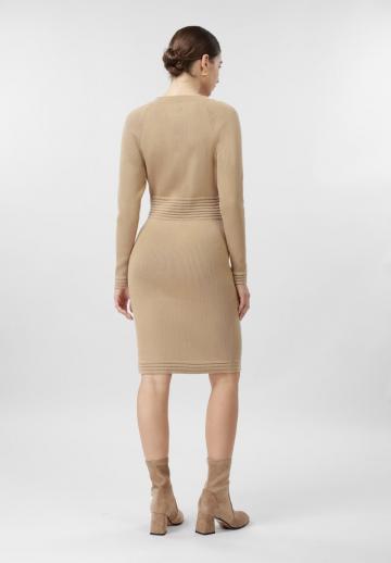 Вязаное платье