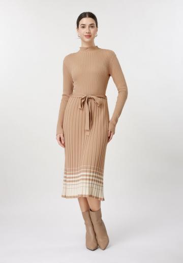 Вязаное платье