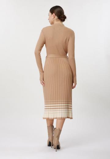 Вязаное платье