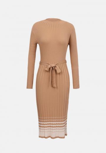 Вязаное платье