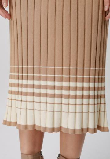 Вязаное платье