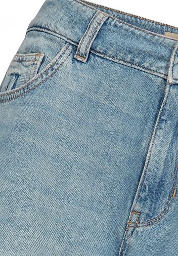 Свободные джинсы