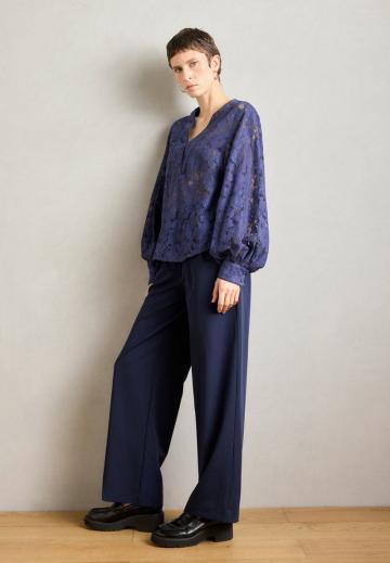 Кружевная блузка