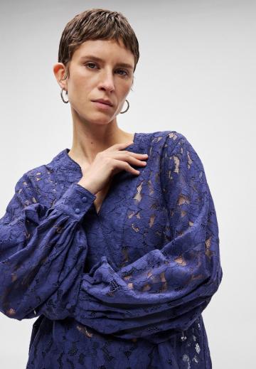 Кружевная блузка