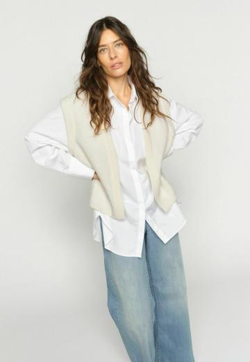 Вязаный жилет