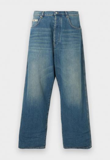 Свободные джинсы