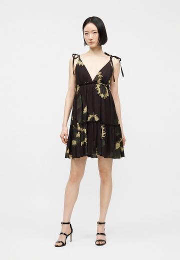 Короткое платье