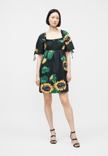 Короткое платье