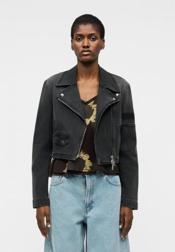 Короткая куртка