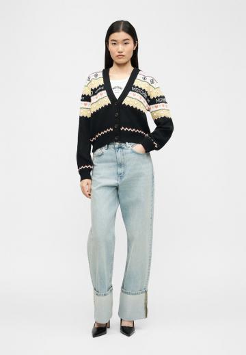 Жаккардовая вязаная кофта