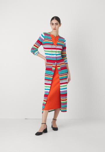 Длинный жилет