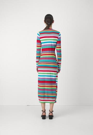 Длинный жилет