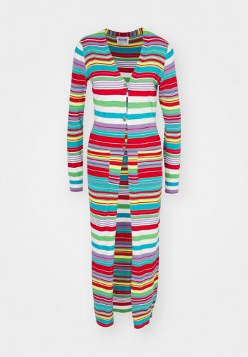 Длинный жилет