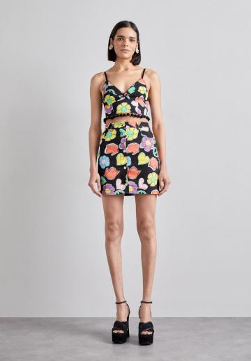 Топ на бретельках