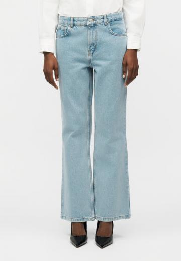 Клешеные джинсы