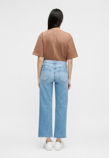 Прямые джинсы