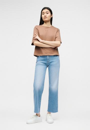 Прямые джинсы