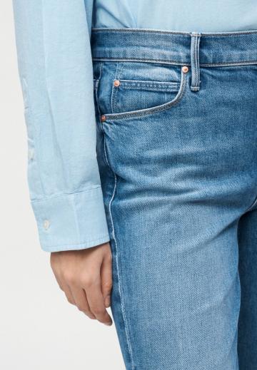 Клешеные джинсы