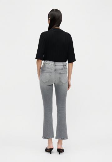 Клешеные джинсы