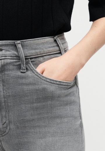 Клешеные джинсы