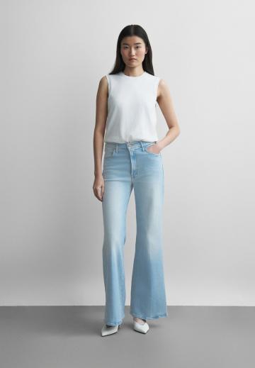 Клешеные джинсы