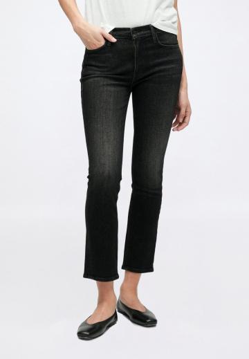 Короткие джинсы