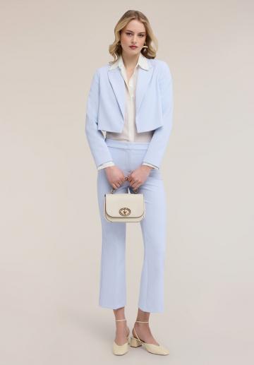 Короткий блейзер