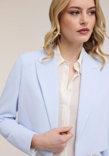 Короткий блейзер