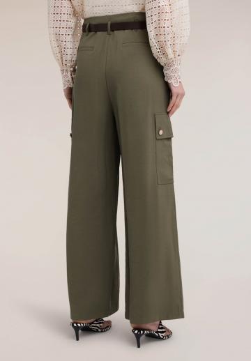 Брюки с накладными карманами