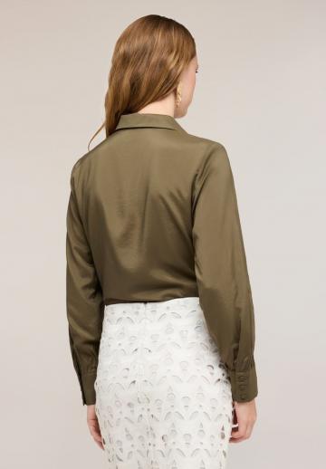 Атласная блузка