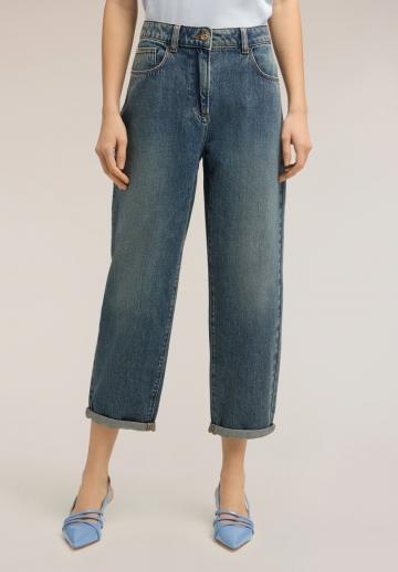 Короткие джинсы