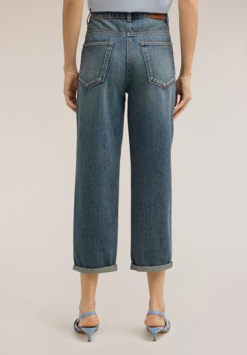 Короткие джинсы