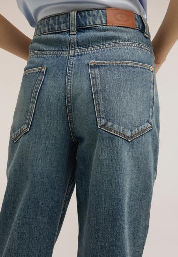 Короткие джинсы