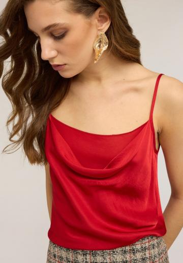 Топ на бретельках